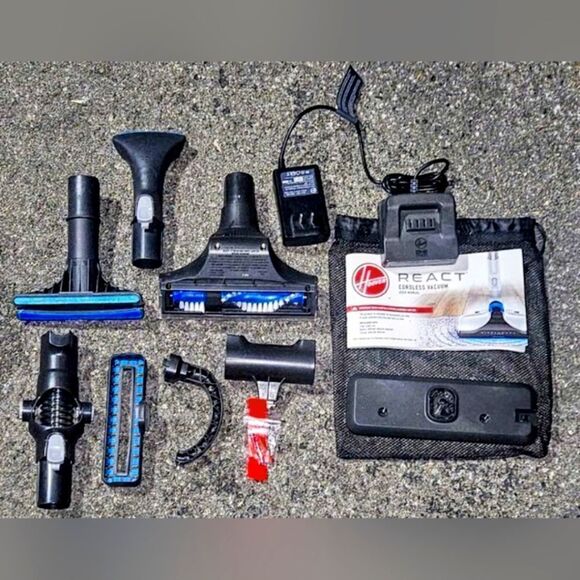 Attachment Kit & Charger Hoover REACT Cordless Stick Vacuum NEW COMPLETE - Picture 1 of 6